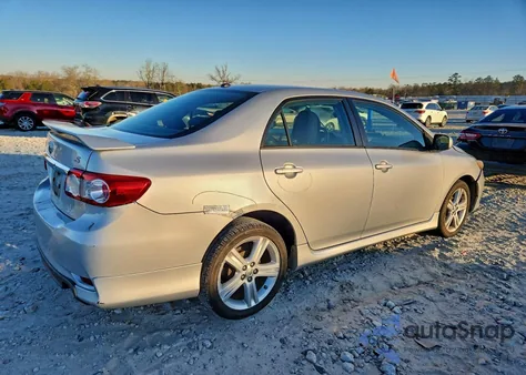 2013 Toyota Corolla Base z USA, uszkodzony, nr VIN 2T1BU4EE8DC002633